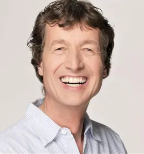 Michael Rossié: Kommunikation und Mediencoach verleiht Ihrer Rede die gewisse Leichtigkeit und Spaß, um Ihr Publikum zu fesseln.