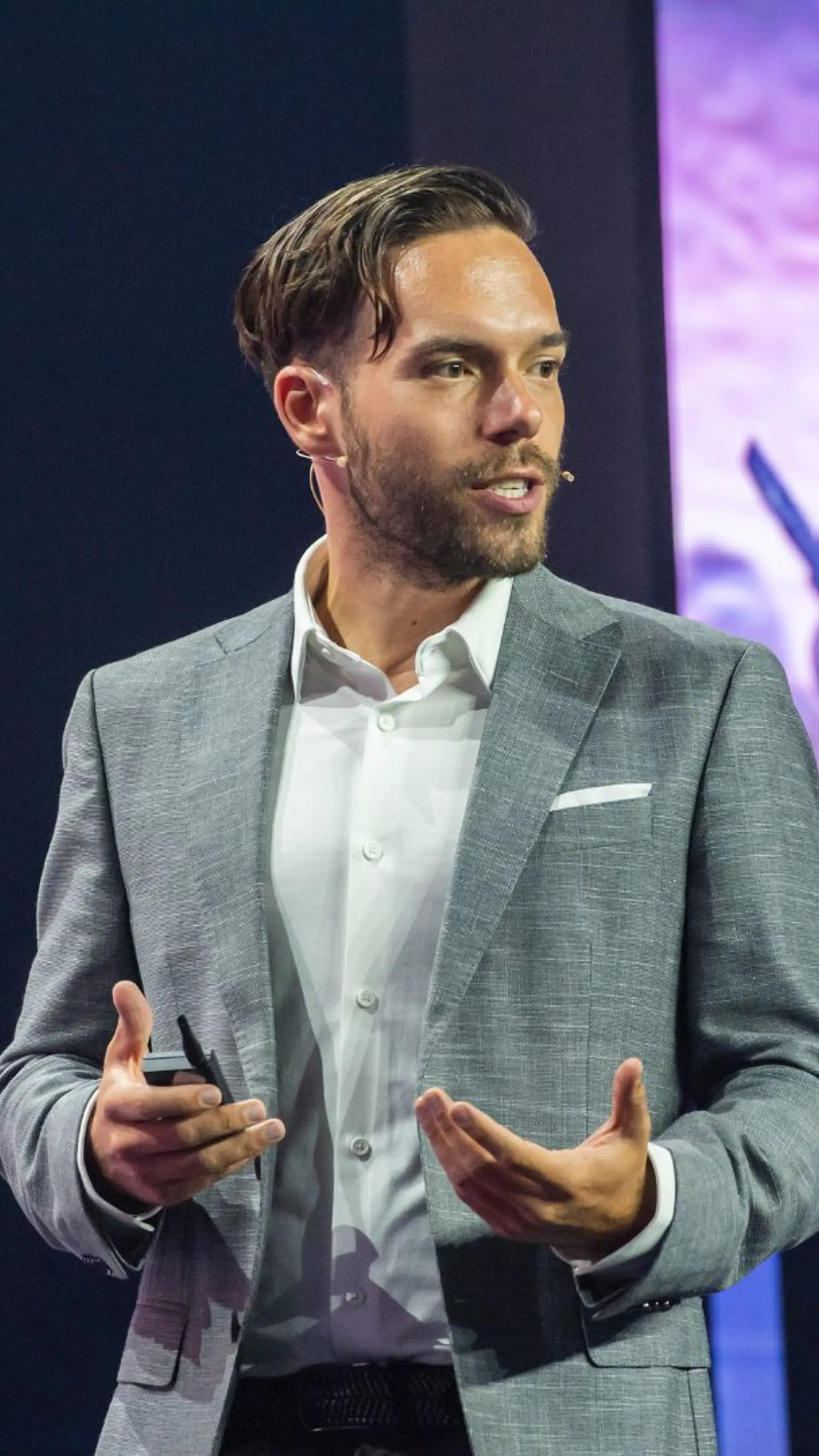 Benjamin Bargetzi - <p>Benjamin Bargetzi verbindet Neurowissenschaft, KI und digitale Transformation zu praxisnahen Strategien für Unternehmen und Führungskräfte weltweit.</p>