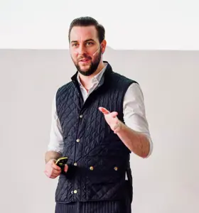Robin Weninger - Anerkannter Experte für Führung und Technologie gibt Einblicke in Leadership-Strategien.
