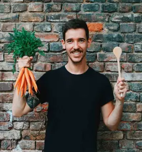 Daniel Anthes - Erleben Sie Daniel Anthes: Senior Associate am Zukunftsinstitut und Gründer von der Knärzje GmbH, der Unternehmen zu nachhaltigem Erfolg führt.