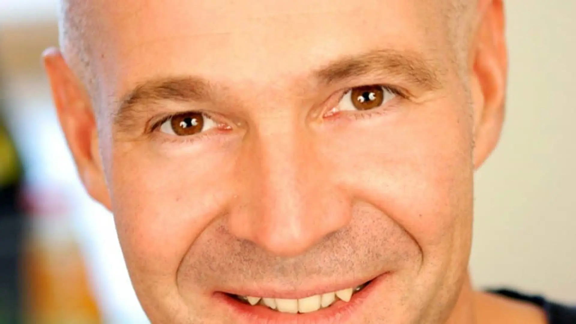 Referent Stefan Frädrich: Mit Witz und Humor erklärt der Experte für Selbstmotivation, Arzt und Bestsellerautor, wie man dem inneren Schweinehund den Kampf ansagt.