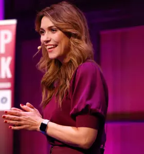 Annett Möller - Mentale Stärke und souveräne Kommunikation: Wie Sie mit Klarheit und Selbstvertrauen auftreten