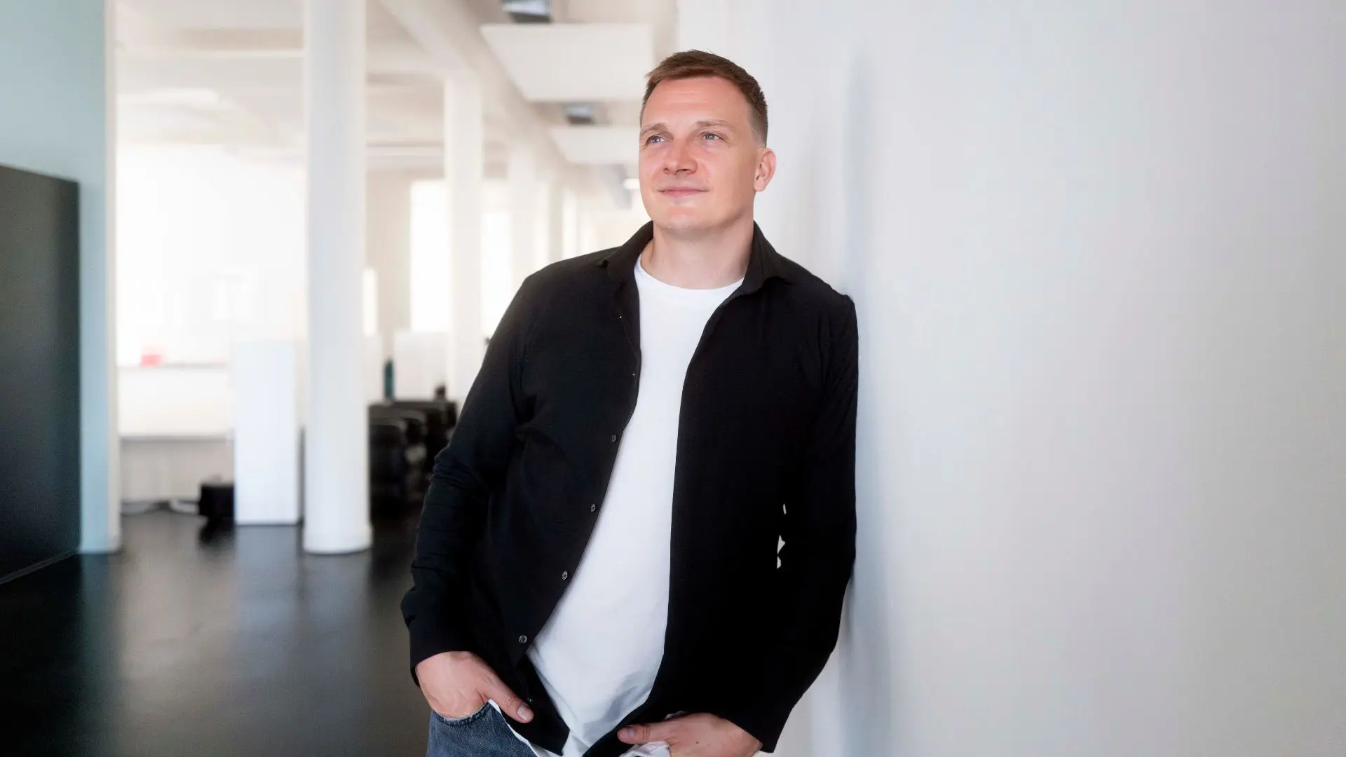 Hinnerk Smolka - <p data-start="650" data-end="782">Hinnerk Smolka ist Deutschlands gefragtester Teamcoach und Speaker für nachhaltigen Teamzusammenhalt und Führungserfolg unter Druck.</p>