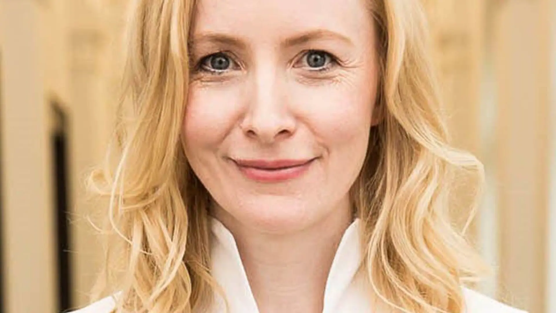 Referentin Anne Fleck: Fachärztin, innovative Gesundheitsexpertin, Autorin und Fernsehmoderatorin sensibilisiert Sie für Ihren Körper.
