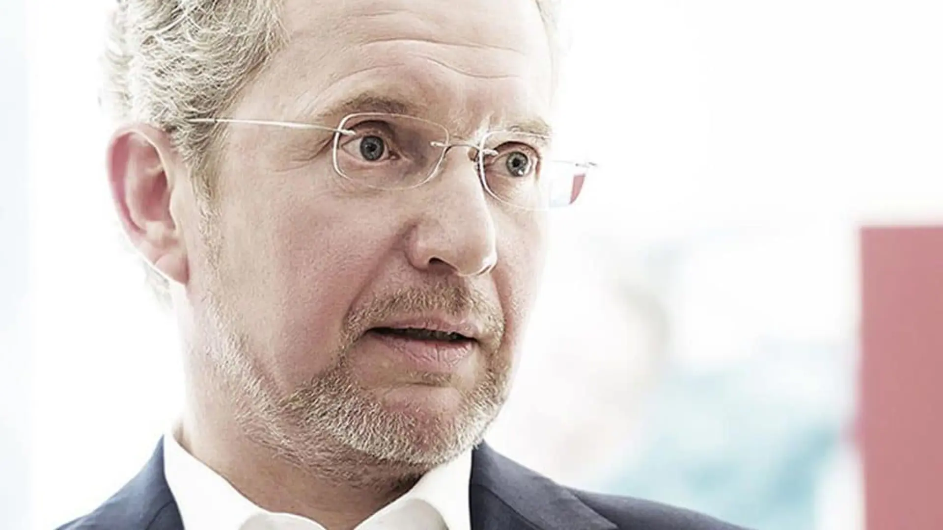 Referent Kurt-Georg Scheible: Verhandlungsexperte, Autor, Berater & Hochschuldozent zeigt Taktiken bei Verhandlungen, für eine schnellere Übereinkunft mit Ihrem Gegenüber.