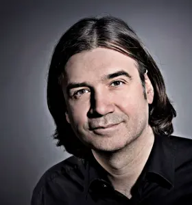 Hermann Scherer - Unternehmensberater, Erfolgmacher und Marketing Guru greift auf seine charismatische Art mit Ihnen nach den Sternen und zeigt, was Glück bedeutet.