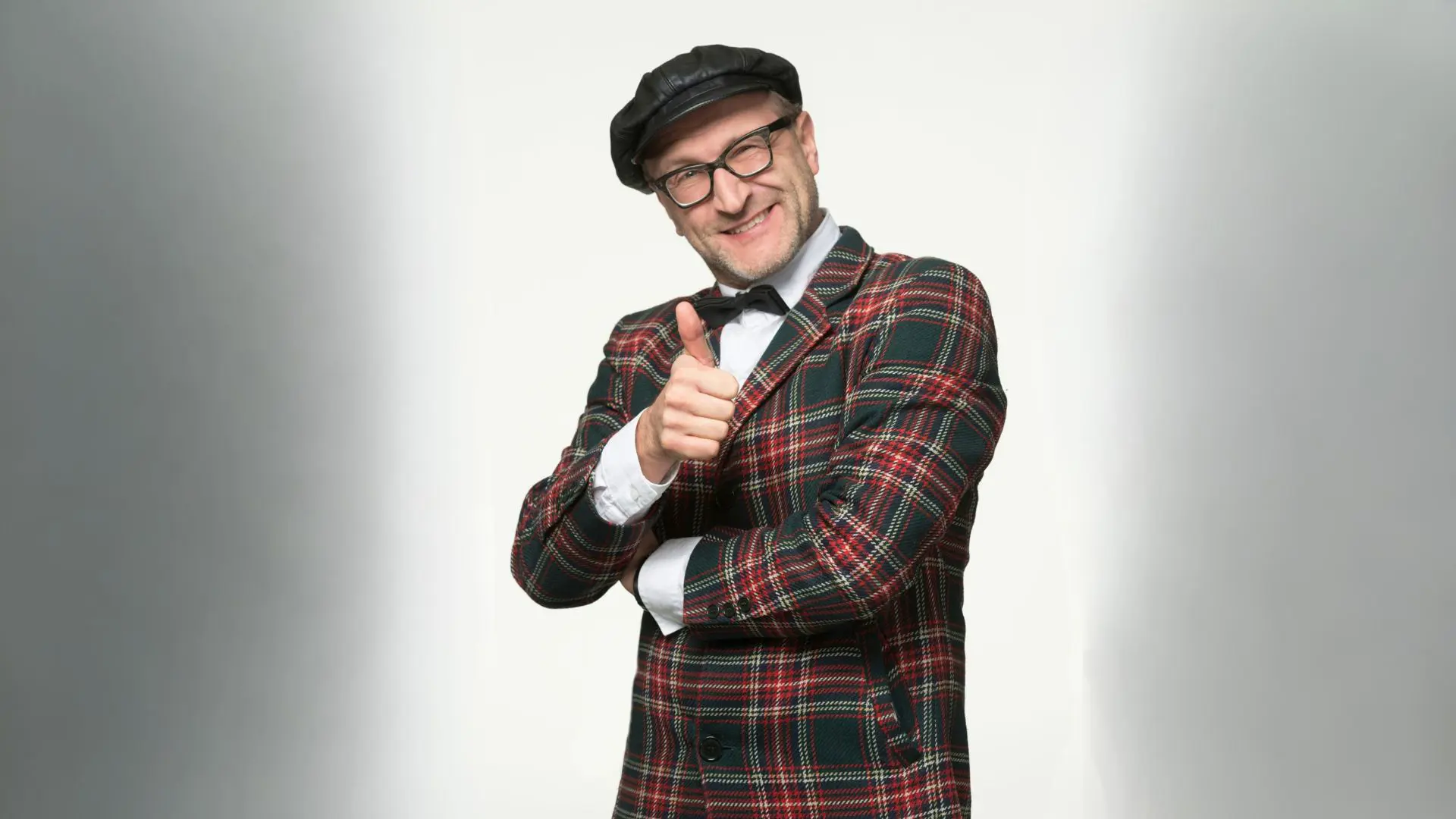 Oliver Tissot - <p>Oliver Tissot verbindet intelligenten Humor, Wortakrobatik und Satire zu Business-Comedy mit Tiefgang und nachhaltiger Wirkung.</p>