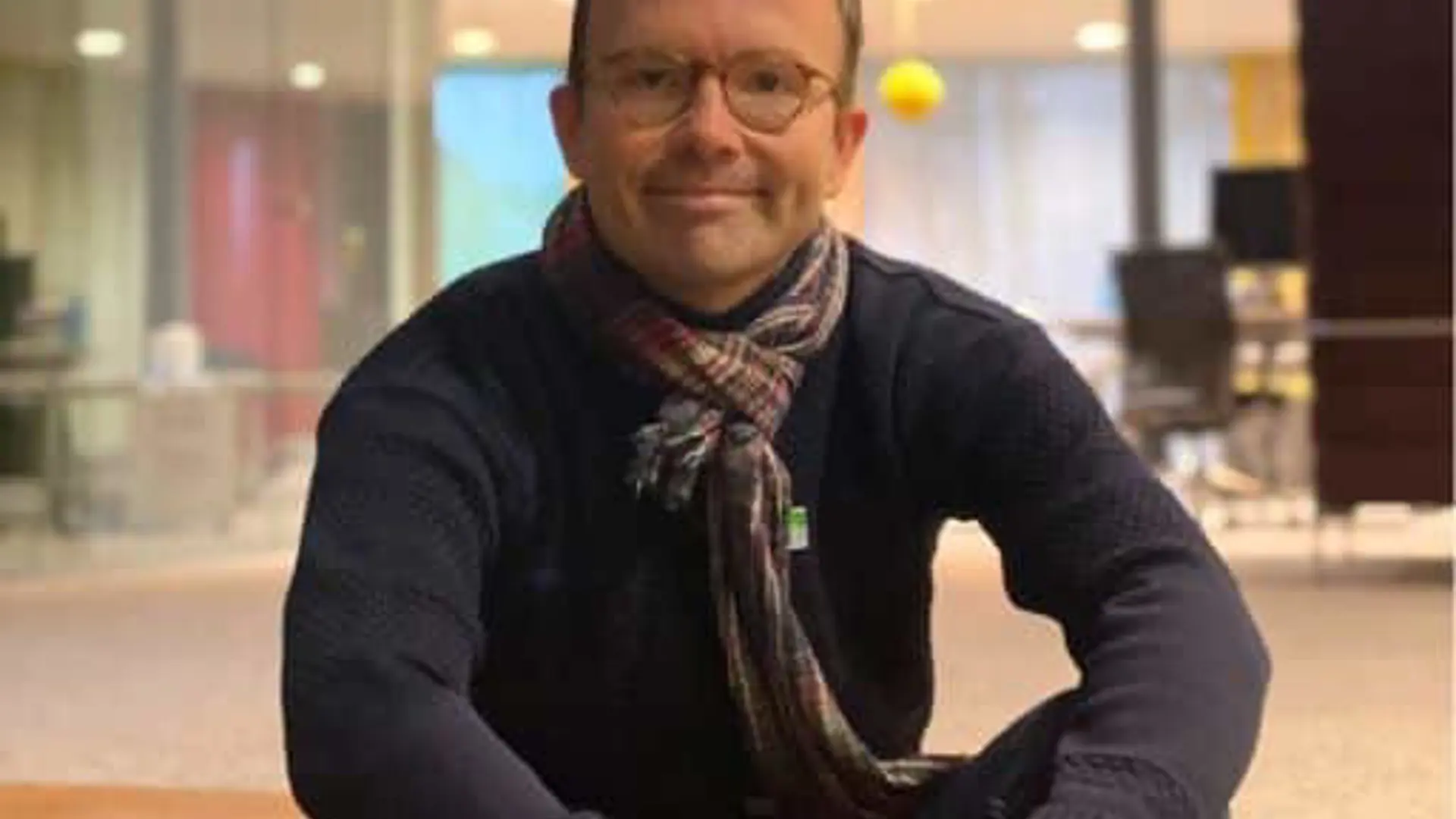 Referent Rasmus Nutzhorn: Experte für Technologie und Nachhaltigkeit mit einer originellen und innovativen Herangehensweise an zukünftige Herausforderungen.