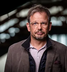 Hajo Seppelt - Investigativer Journalist, Medienkritiker und Experte für Sportpolitik und gesellschaftliche Verantwortung im Journalismus​
