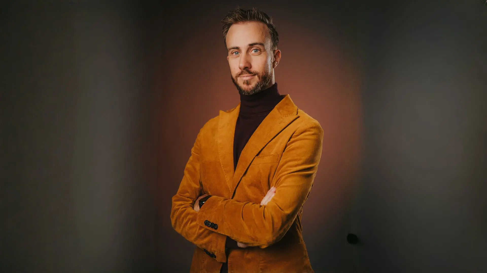 Christian Strohmayr - <p>Christian Strohmayr zeigt, wie KI im Unternehmen produktiv wird – mit selbst gebauten Systemen, Live-Demos und Erfahrungen aus der Praxis.</p>
