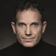 Referent Patrick Kramer: Visionär, Biohacker & Experte für digitale und biologie Transformation fasziniert mit Einblicken in die Welt von morgen.