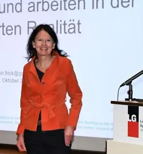 Karin Frick - Zukunftsforscherin Karin Frick zeigt, wie Zukunftsbilder unsere Gegenwart formen – faktenreich, klug und mit über 30 Jahren Forschungserfahrung.