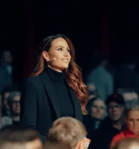 Franca Lehfeldt - 

TV-Journalistin, Bestsellerautorin und Unternehmerin mit Schwerpunkt auf gesellschaftspolitische Themen

