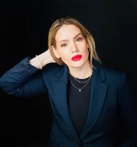 Dr. Elsa Solaris