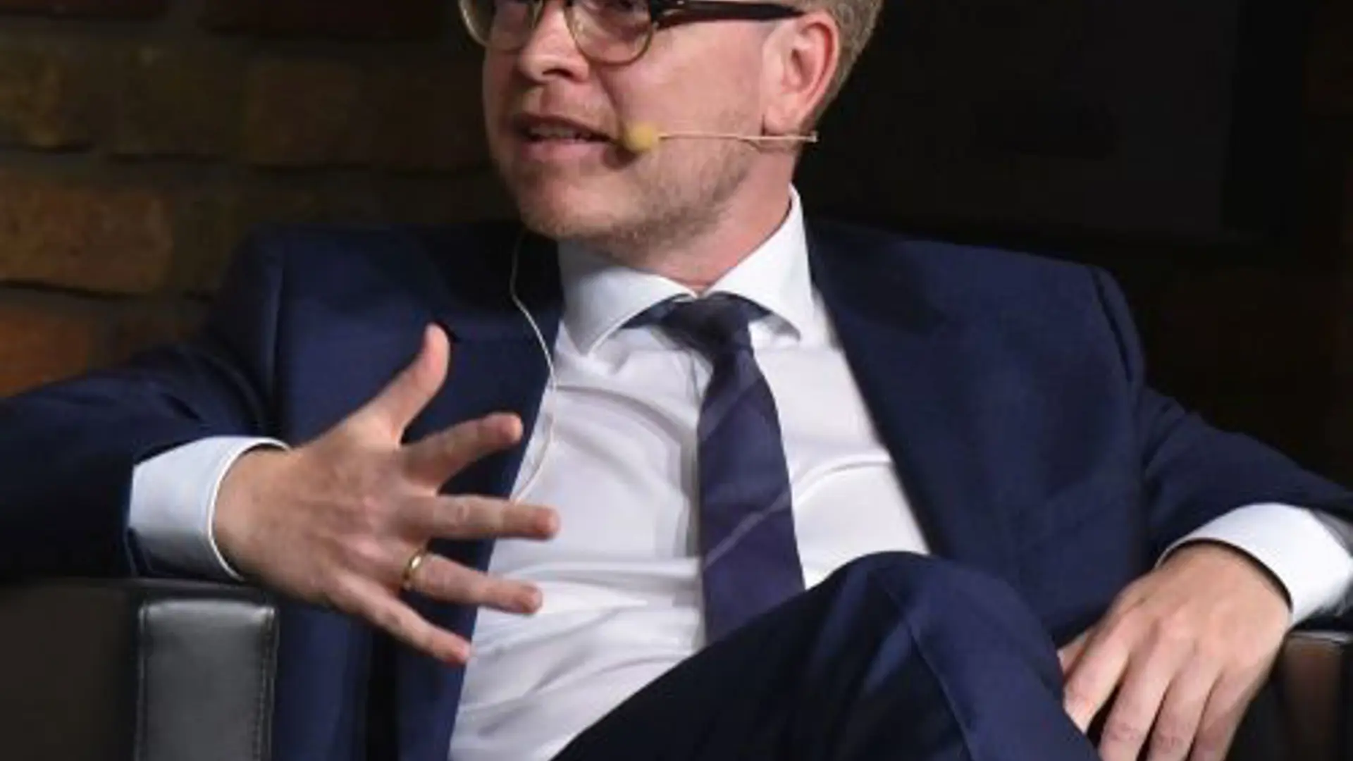 Referent Markus Gabriel: Philosophieprofessor der Neuzeit und Gegenwart, Vordenker, Forscher, Politikberater & Bestsellerautor über Ethik bei KI.
