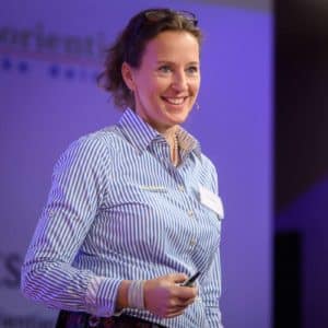 Vortrag von Referentin Antje Heimsoeth: Erfahrene Business- und Mental-Coachin, begleitet Vorstände, Führungskräfte, Vertriebler und Unternehmer auf dem Weg zu Spitzenleistungen