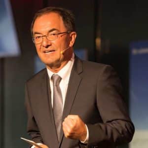 Erwin Staudt: Referent, Manager und Ehrenpräsident des VfB Stuttgart, der spannende Vorträge über Führung, Digitalisierung und Fußball anbietet.