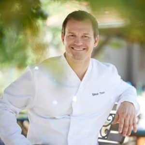 Simon Tress: Tressbrüder, Referent, Deutschlands bekanntester Bio-Koch und erfolgreicher Unternehmer, zeigt Learnings aus der Spitzen-Küche und des eigenen Familienunternehmens.